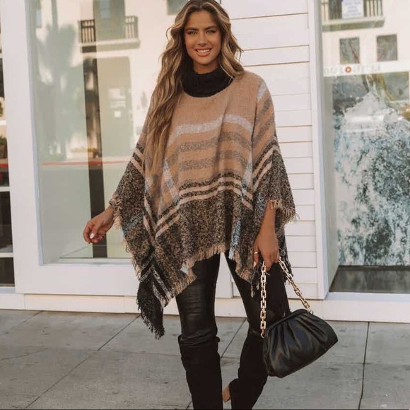 CLEARANCE! Soft Mocha Plaid Turtleneck Poncho With Fringe Detail NEW! - Picture 2 of 8